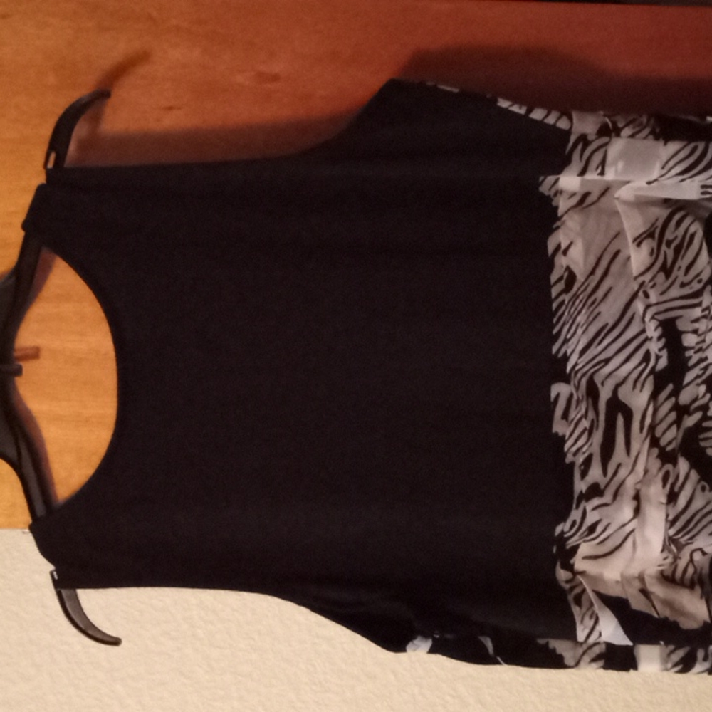 Dress - Picture 4 of 4